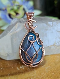 Image 4 of Apatite Lunar Lotus 