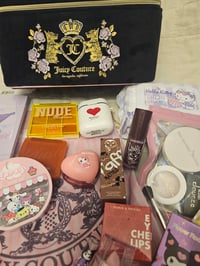 Image 6 of Juicy Couture Makeup Bag Bundle 