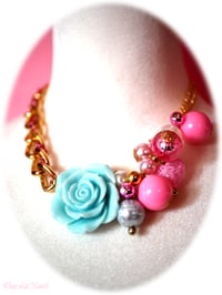 Image 2 of [NEW] Rose Bubble Bath Necklace