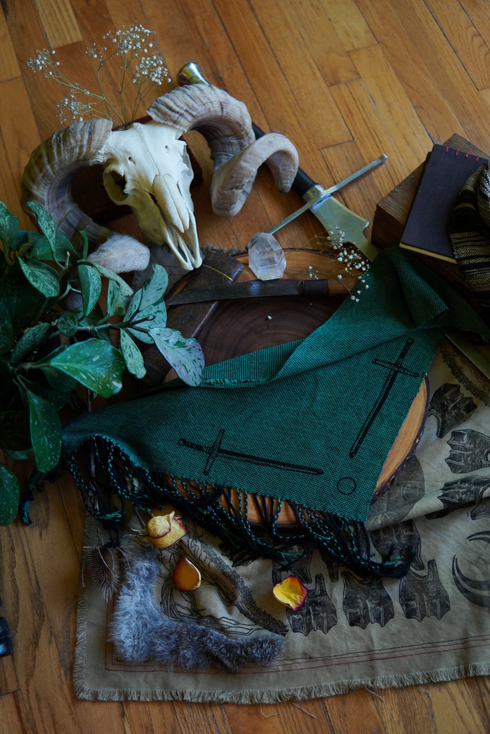 Image of Emerald Green Sword Kerchief- 1