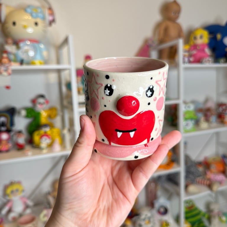 pink snoopy vampire cup Image 3