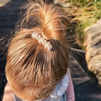 Image 3 of Daisy Line Clip