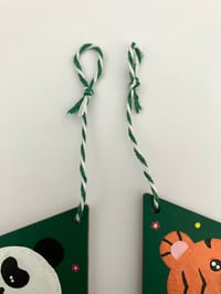 Image 5 of Safari Garland