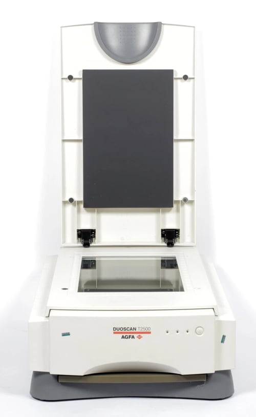 Image of Agfa Duoscan T2500 SCSI Photo scanner + negative carriers and cables + software #0650