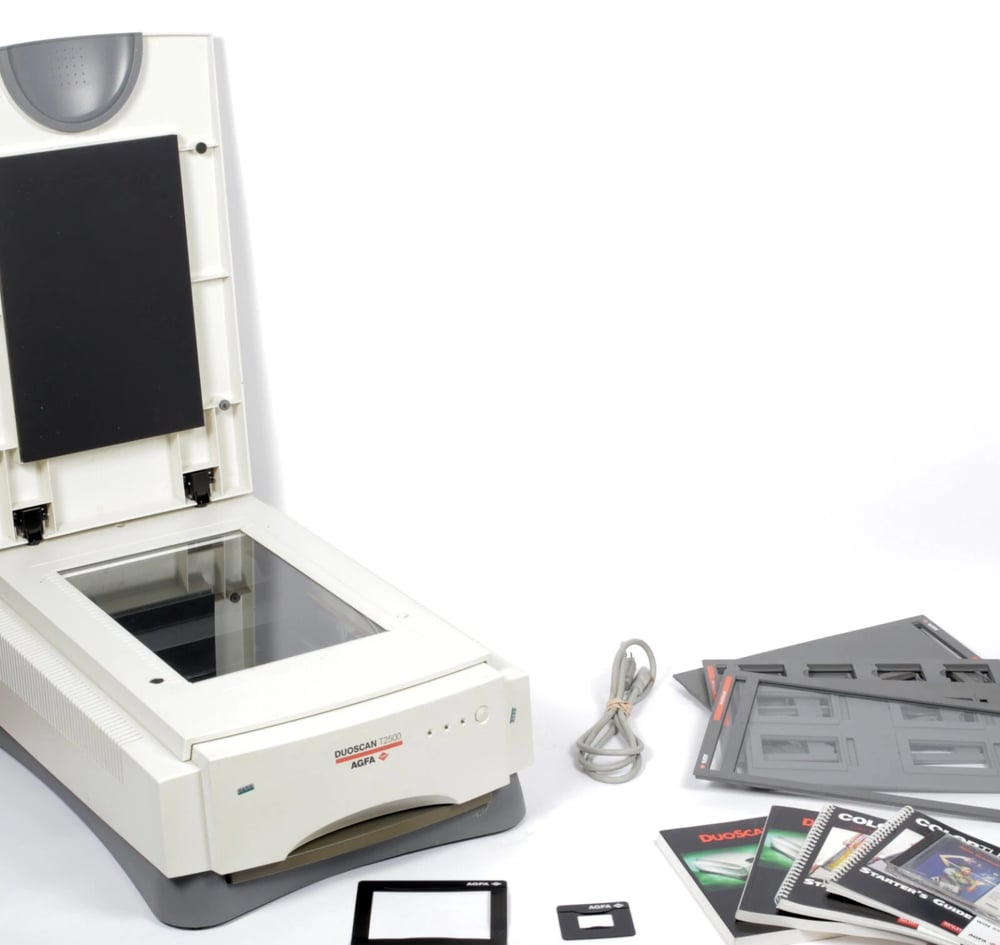 Image of Agfa Duoscan T2500 SCSI Photo scanner + negative carriers and cables + software #0650