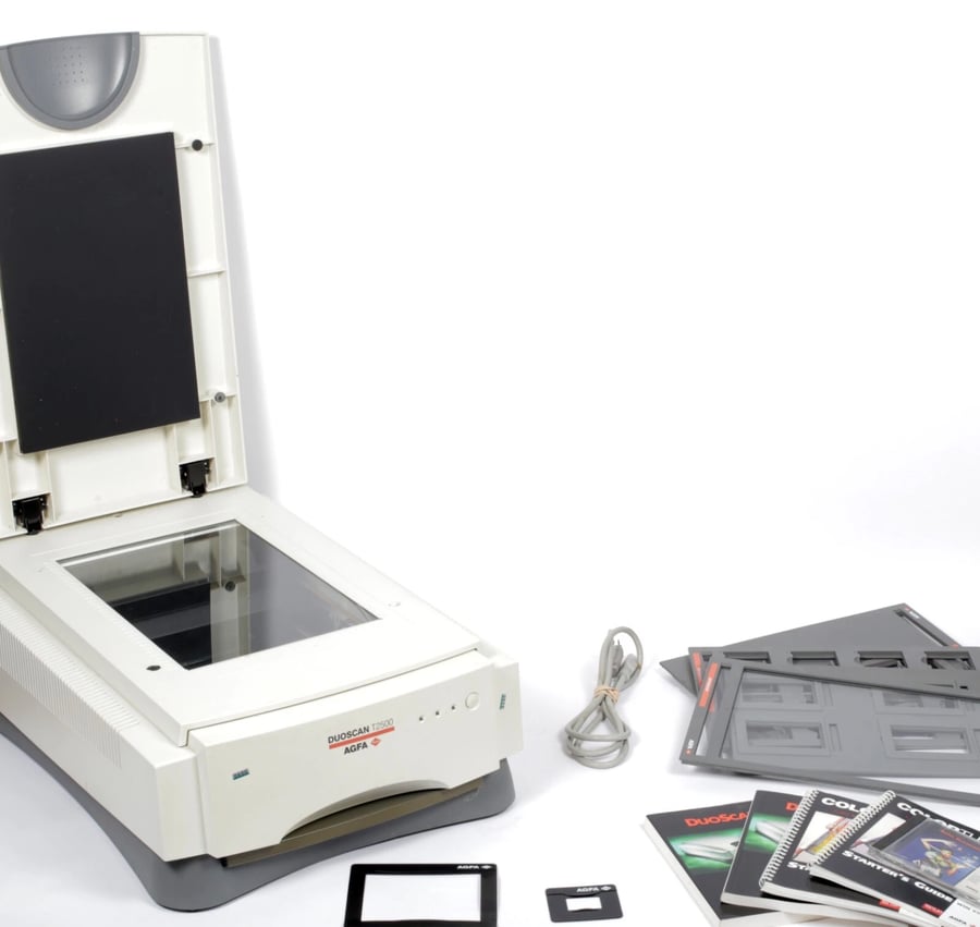 Image of Agfa Duoscan T2500 SCSI Photo scanner + negative carriers and cables + software #0650