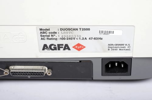 Image of Agfa Duoscan T2500 SCSI Photo scanner + negative carriers and cables + software #0650