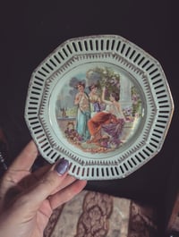 3 graces plate 