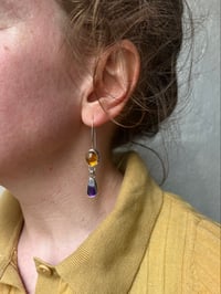 Image 4 of Asymmetrische Citrin & Amethyst Ohrringe