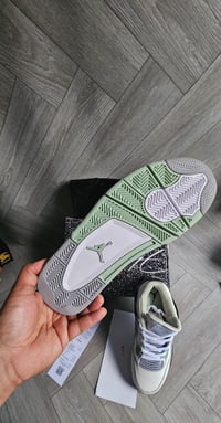 Image 2 of Josh 4 (1:1) mint (size 9 only)