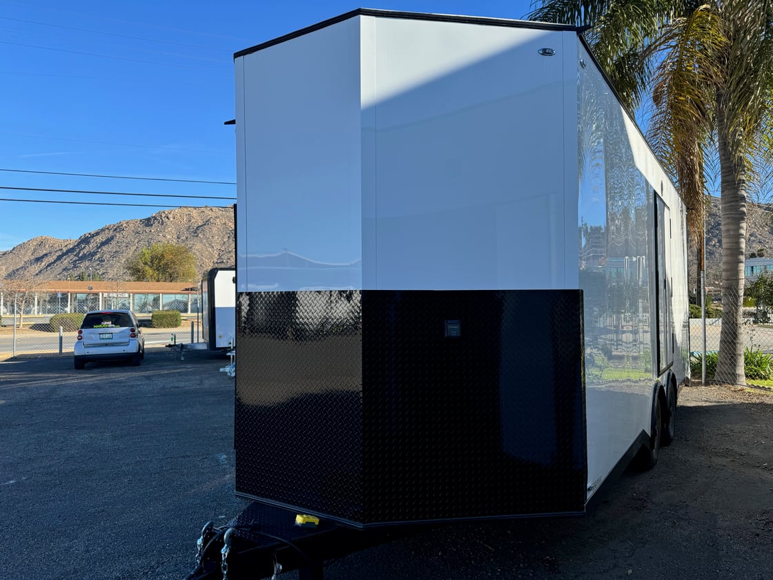 Image of 22'x106''x8' Enclosed