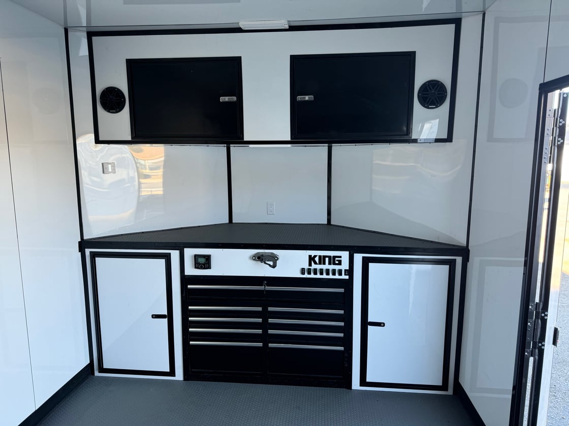 Image of 22'x106''x8' Enclosed