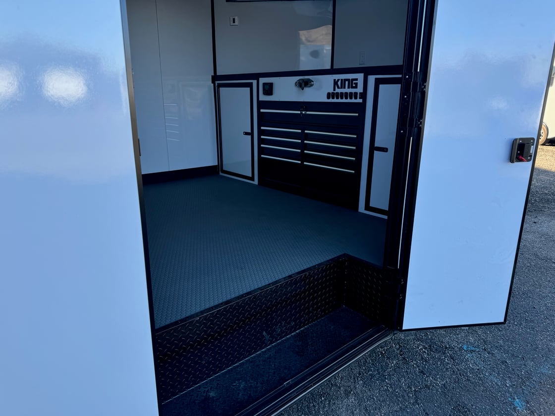 Image of 22'x106''x8' Enclosed