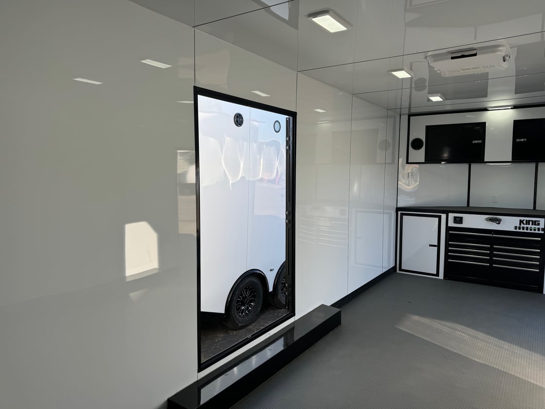 Image of 22'x106''x8' Enclosed