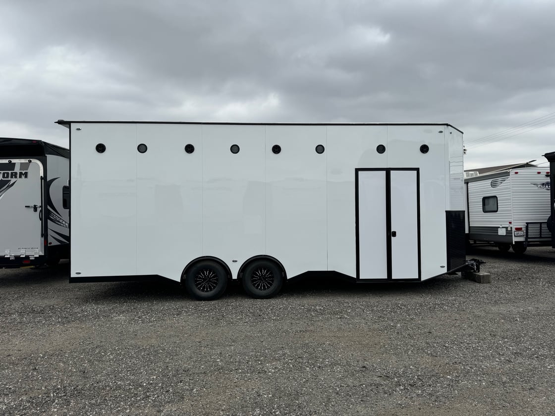 Image of 24'x106''X9' Enclosed