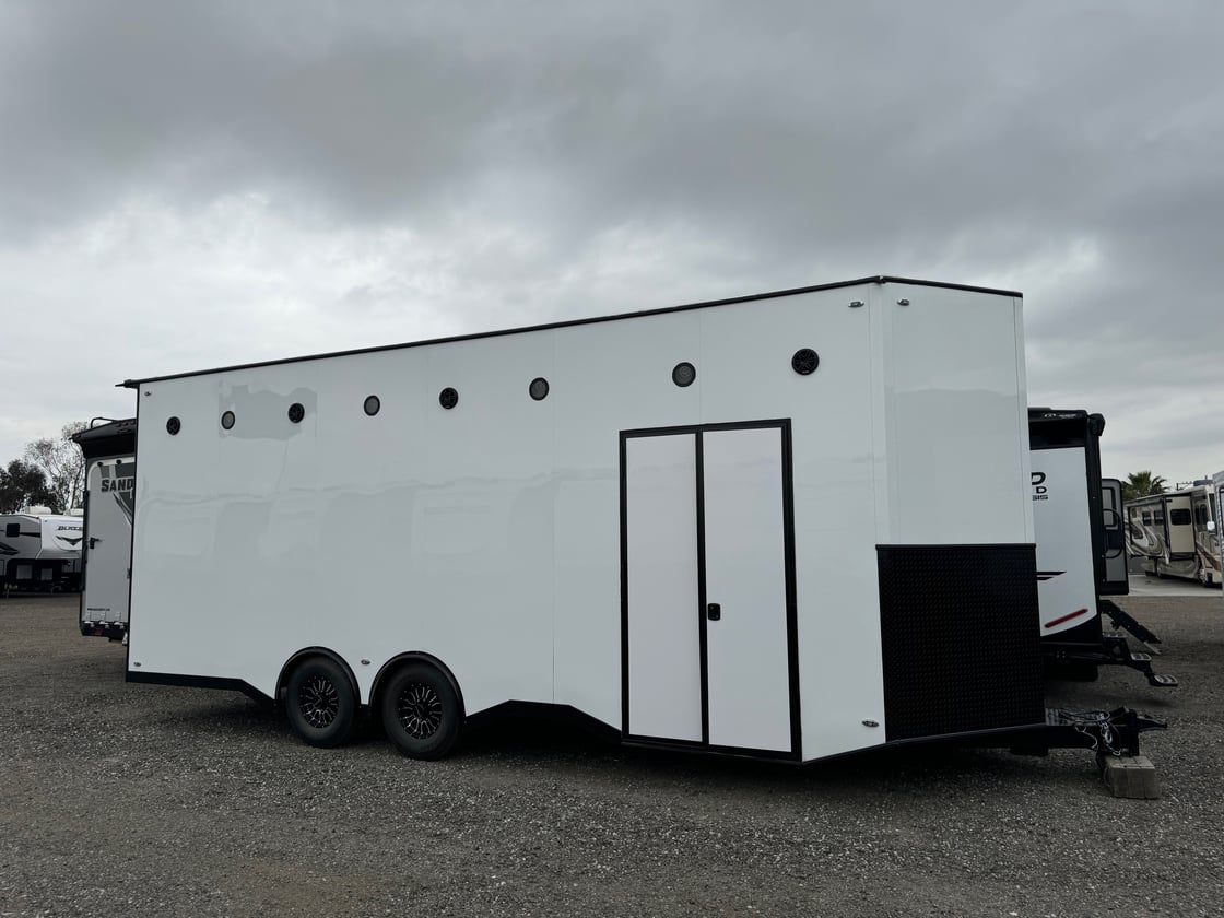 Image of 24'x106''X9' Enclosed