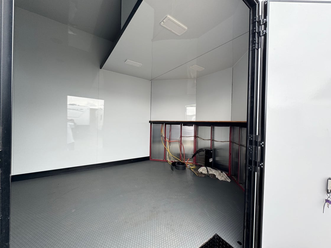 Image of 24'x106''X9' Enclosed