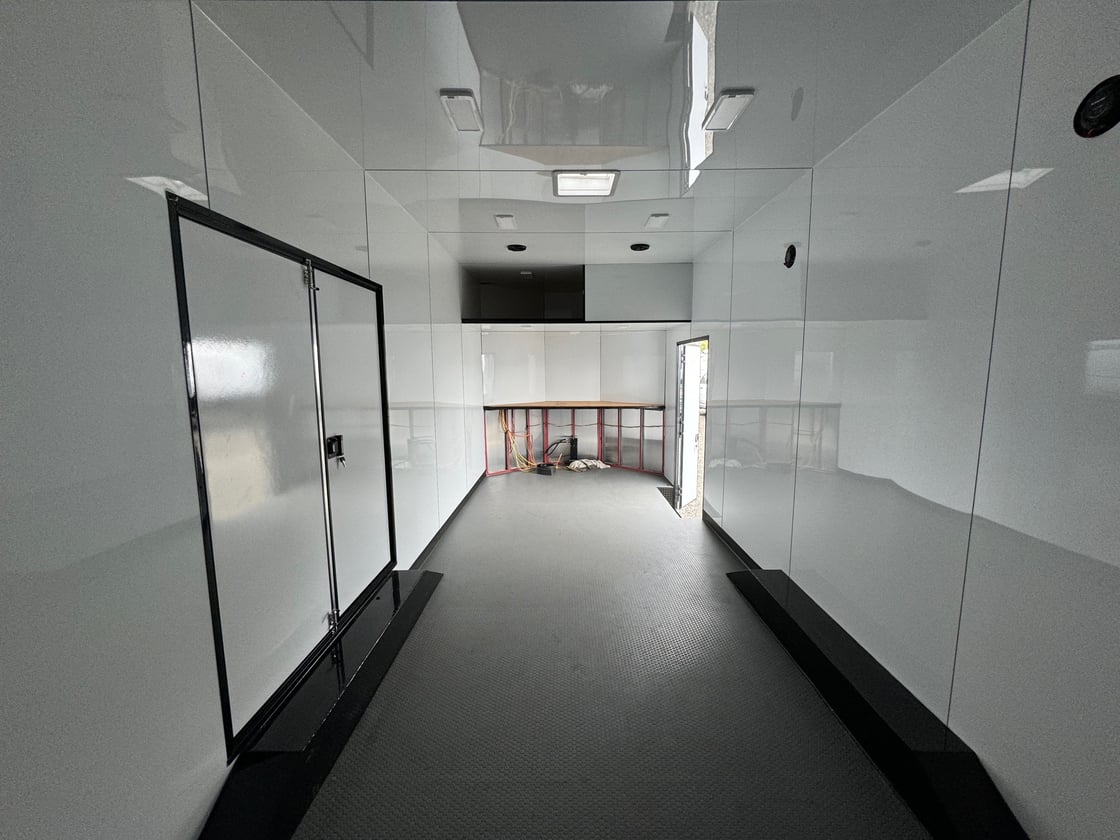 Image of 24'x106''X9' Enclosed