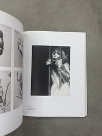 Image 9 of Nutzlich, Suss und Museal: Das fotografierte Tier - Ute Eskildsen