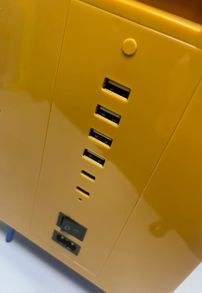 Image of Miniature ArT-o-MaT® Machine / USB charger