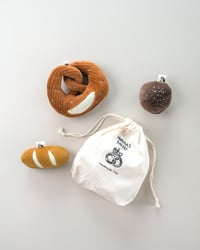Image 1 of ENSEMBLE DE HOCHETS pains et bretzel