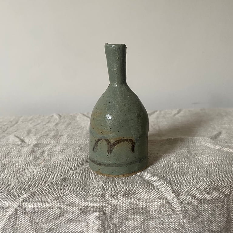 Green Bottle Image 4