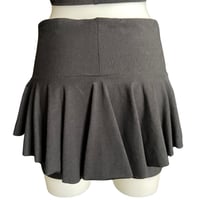 Image 4 of Tela Bustle Shorts