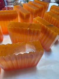 Image 2 of U'Nique Carrot 🥕 Honey Soap