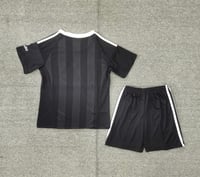 Image 2 of Kids Liverpool Goalkeeper Kit 25-26