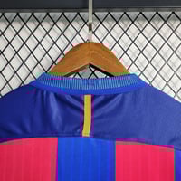 Image 4 of Retro FC Barcelona Home 16-17