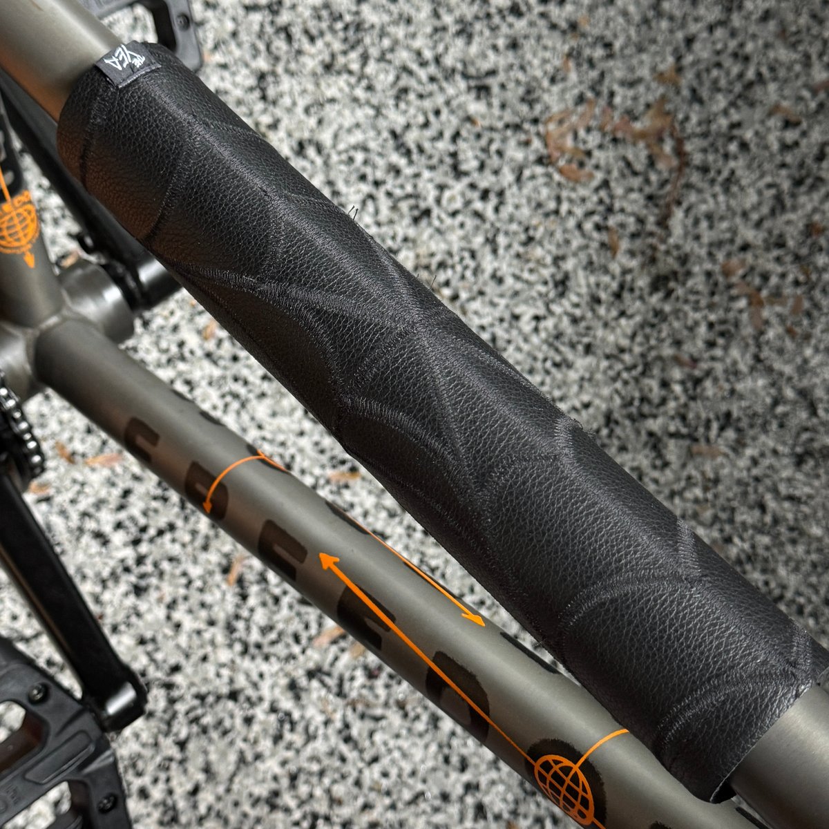 Image of Black Leather Black Web Top Tube Pad