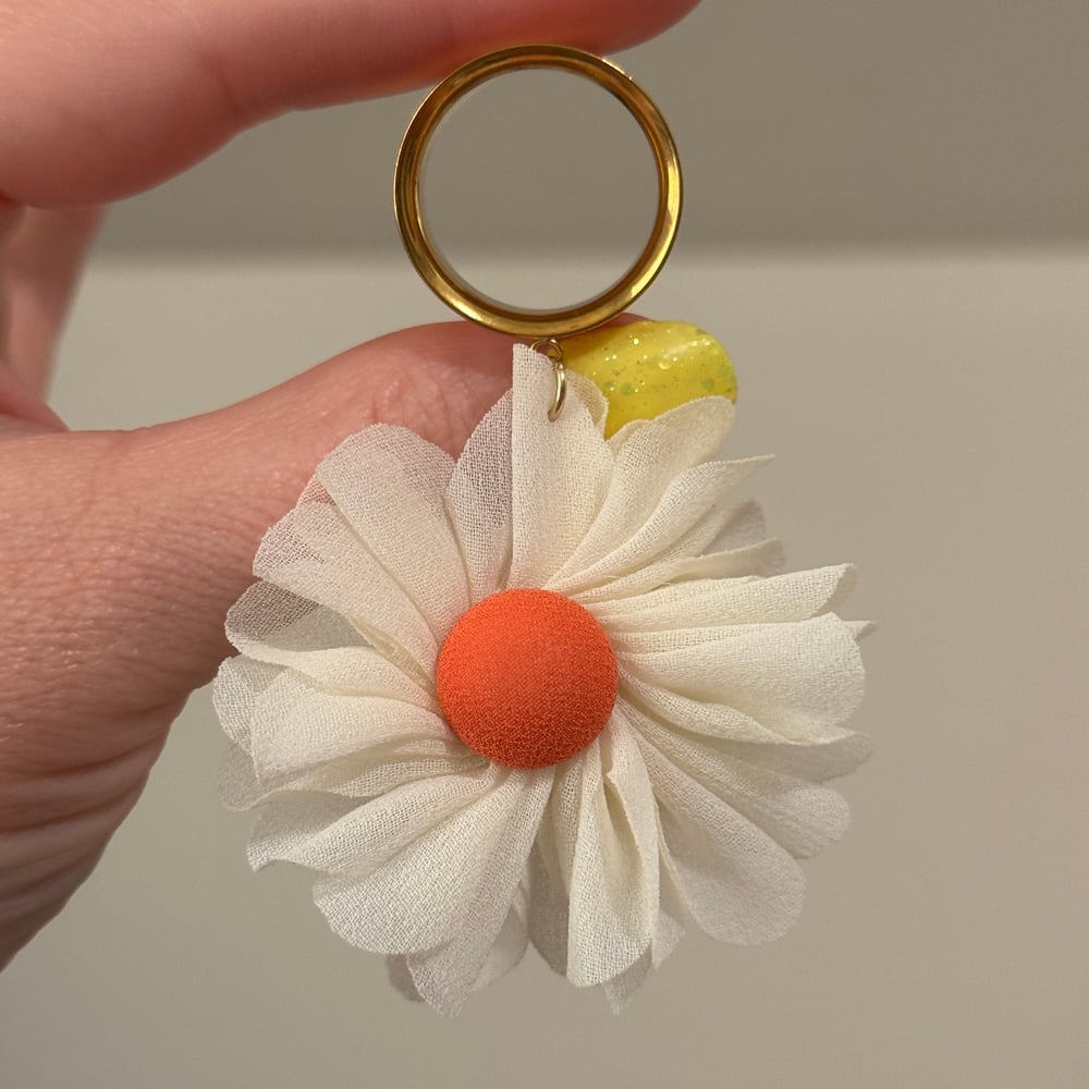 Image of Flouncy Daisy Dangles (sizes 4g-2")
