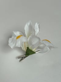 Image 2 of buttercup white iris clip