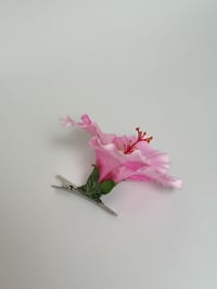 Image 2 of pink hibiscus clip