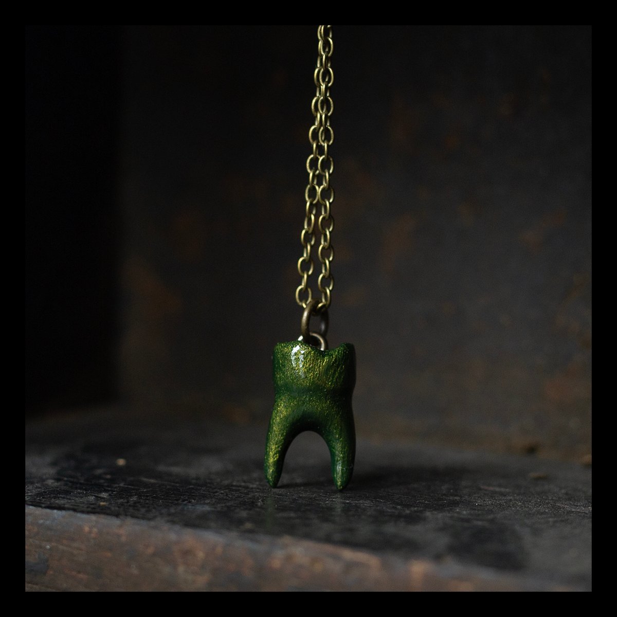 2-Root Molar in "Moss" on brass chain