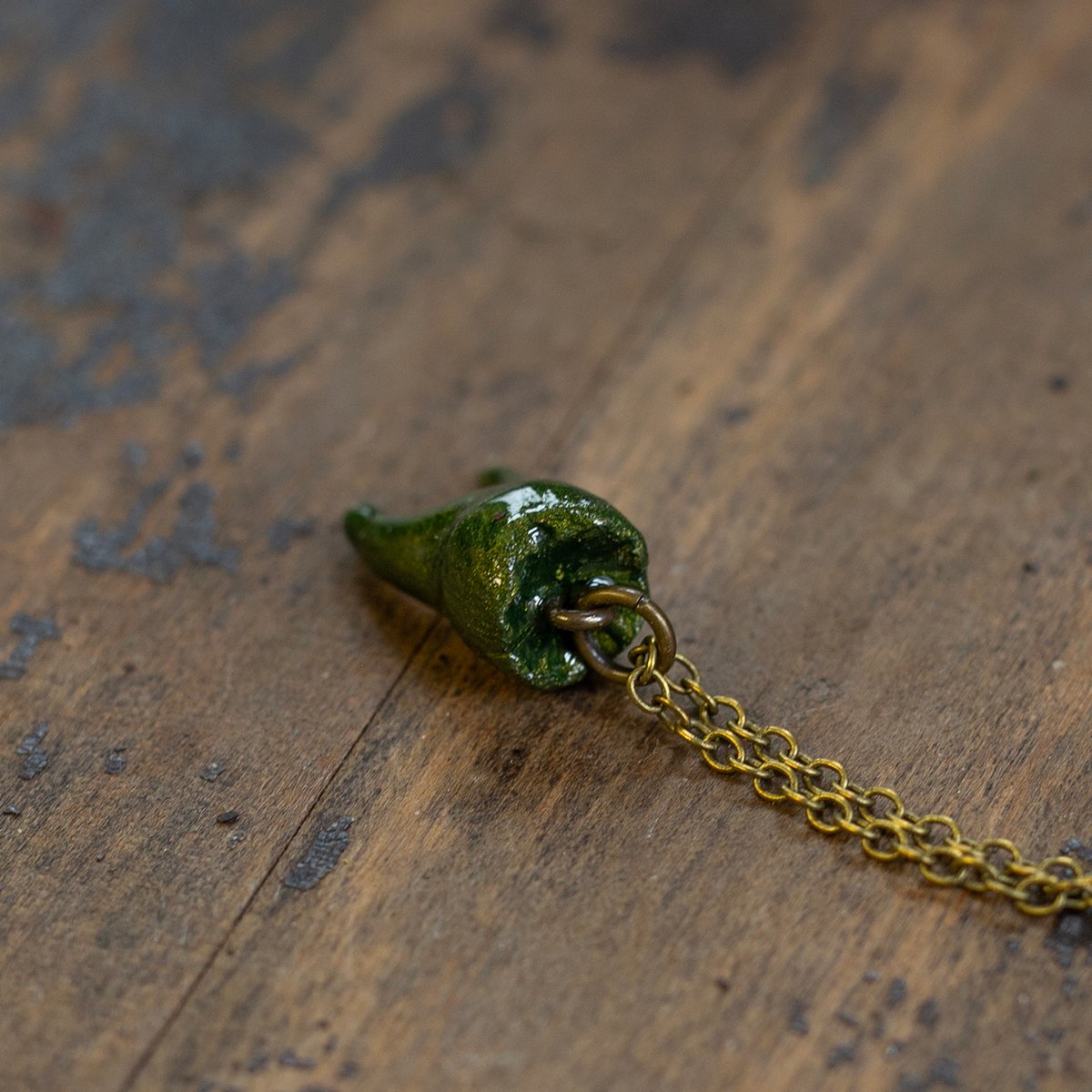 2-Root Molar in "Moss" on brass chain