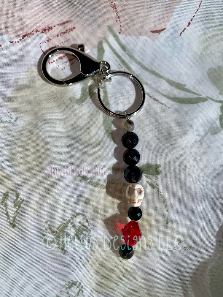 Image of Howlite Skull Keychain