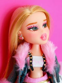 Image 3 of Custom Bratz Doll "Fab Cloe"