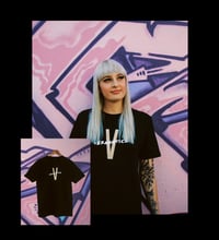 VERMANTICS V TEE [BLACK]