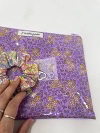Image 5 of *CADEAU* La Jolie pochette à maillot, jeton de caddie et chouchou