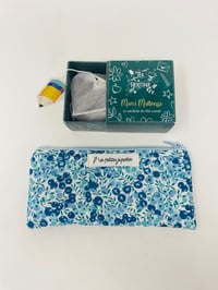 Image 1 of *CADEAU* La jolie pochette à lunettes et sa boite de thé