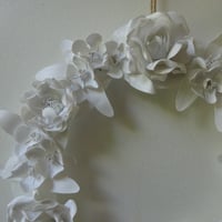 Image 3 of Sculpted Flower Wreath 2