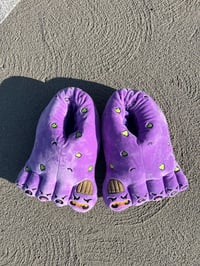 Image 4 of COURAGE FUNGUS FEET SLIPPERS