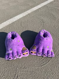 Image 5 of COURAGE FUNGUS FEET SLIPPERS