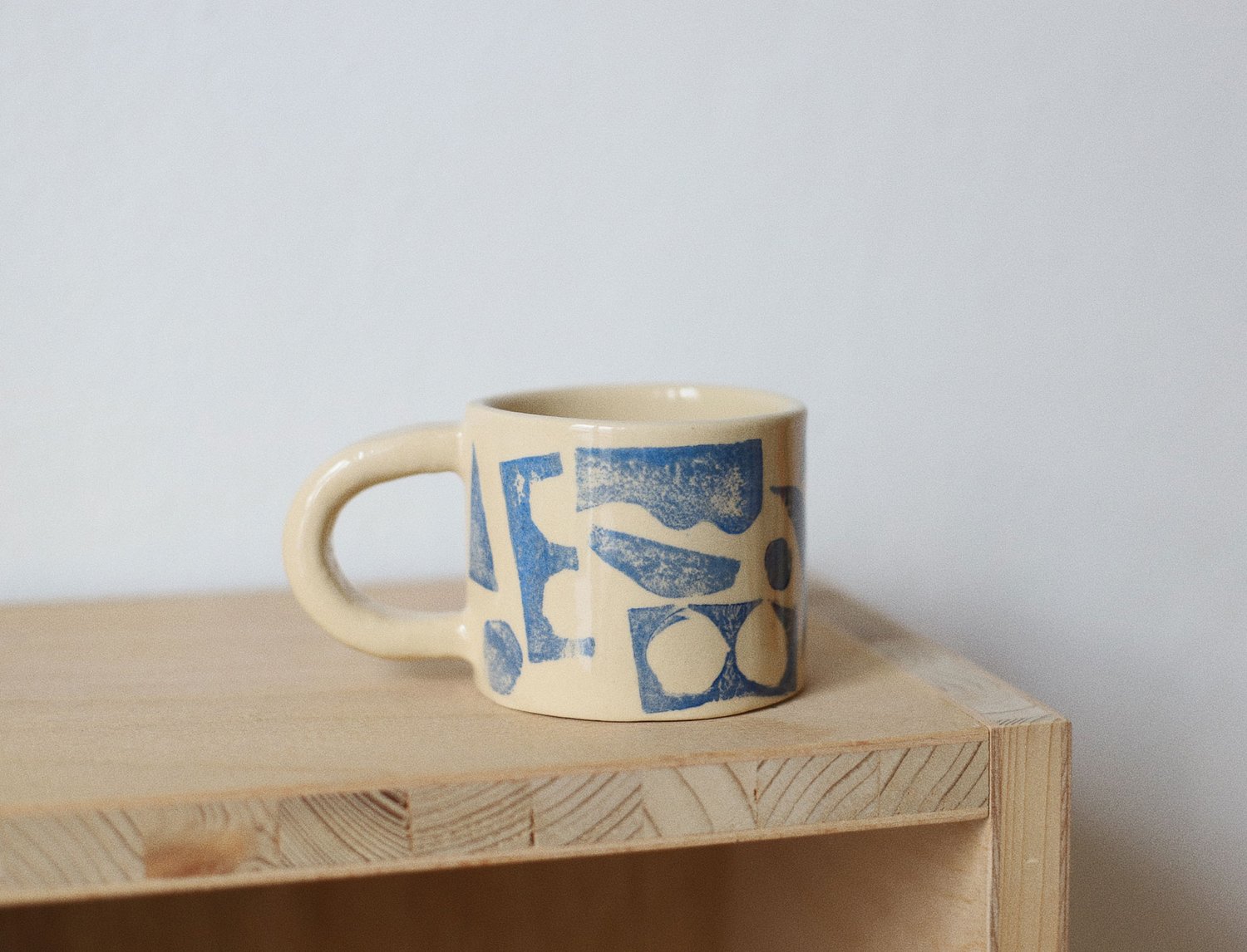 Image of BLUE SHAPES CLASSIC MUG