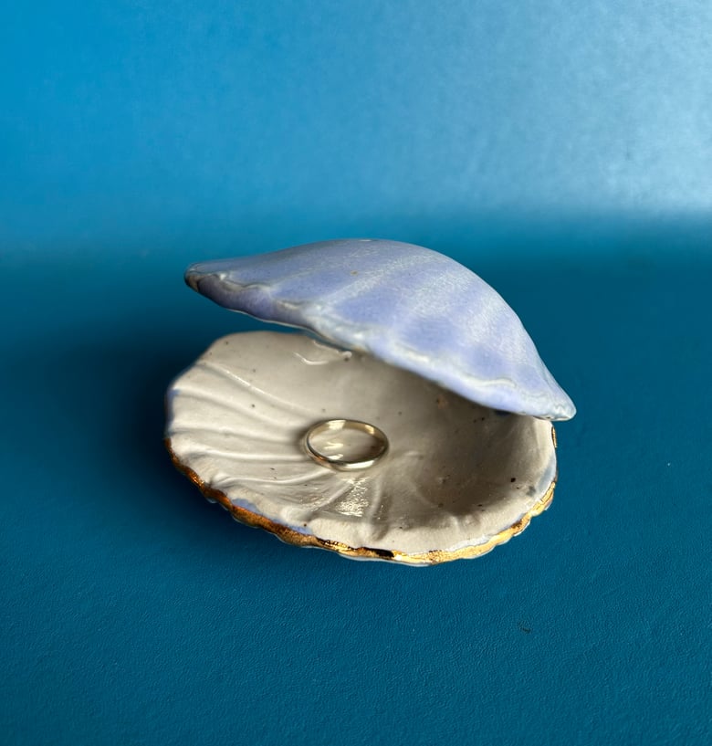 Image of Lavender Shell Ring Dish (Porcelain) 