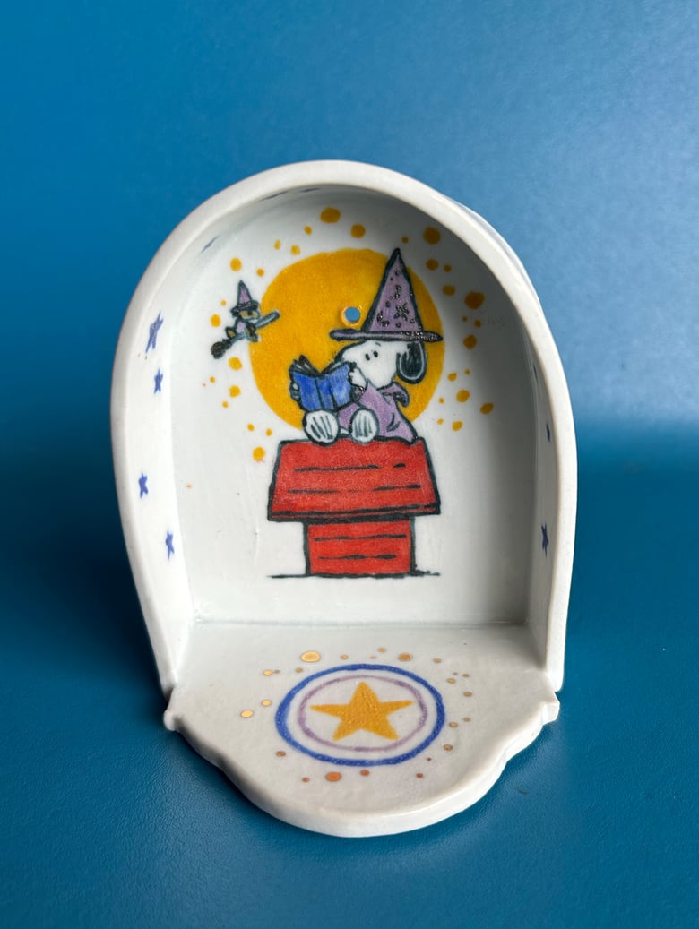 Image of Porcelain Wizard Snoopy Altar 