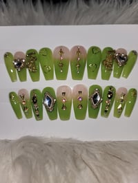 Image 1 of Green and Gold Virgo press on nailz
