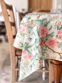 Image 2 of Nappe à fleurs 