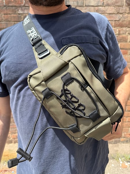 Image of BBB Shoulder Bag (Green, Regular) 